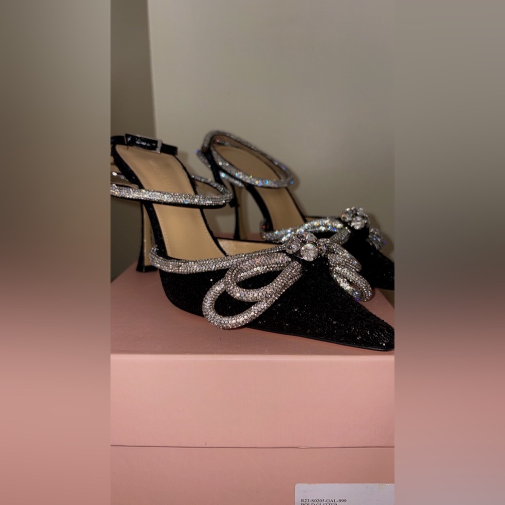 Mach & Mach double bow heels